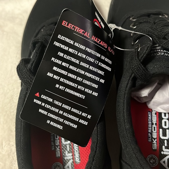 BRAND NEW Skechers shoes - Picture 5 of 6